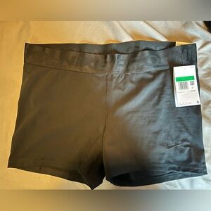 NWT Nike Pro Women's Mid-RiseShorts size XL